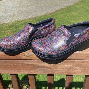 Ladies clogs footwear with Paisley print